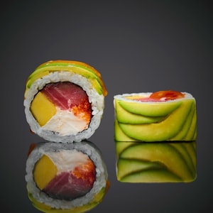 Фото товара 'Ролл манго-тунец'