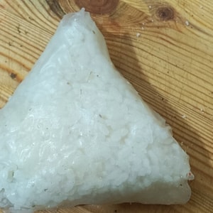 Фото товара 'Онигири с лососем темпура в рисовой бумаге'