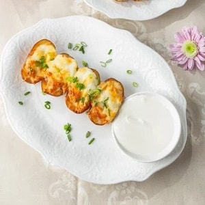 Фото товара 'Запеченный картофель с беконом под сыром'