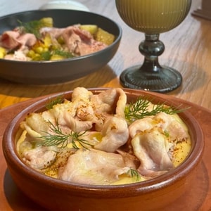 Фото товара 'Домашняя буженина с запечённым картофелем и сырным'