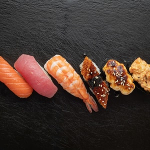 Фото товара 'Запеченные суши с креветкой'