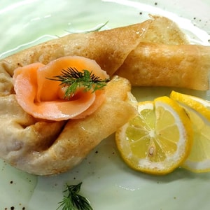 Фото товара 'Блин с лососем и сливочным сыром'