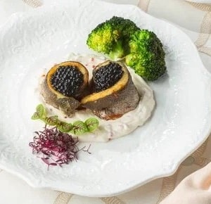 Фото товара 'Филе сибаса с соусом шампань'