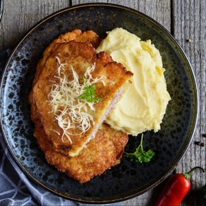 Фото товара 'Свиная отбивная с картофельным пюре'