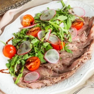 Фото товара 'Ростбиф с томатами и руколой'