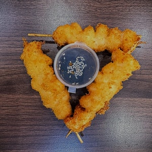 Фото товара 'Попкорн из креветок на шпажках'