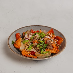 Фото товара 'Бо сао (теплый салат с говядиной)'