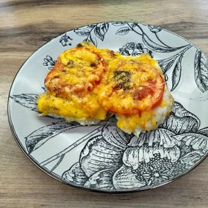 Фото товара 'Отбивная свиная с помидором и сыром'