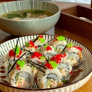 Фото товара 'Ролл с кремом из копчёного лосося'