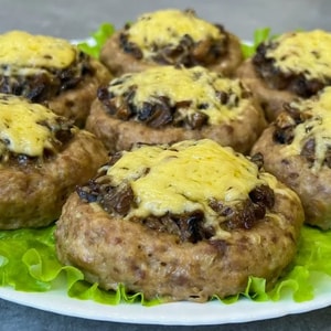 Фото товара 'Гнездо из  куриного фарша с грибами и сыром'