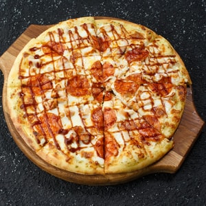 Фото товара 'Пицца пепперони с курицей и соусом барбекю'
