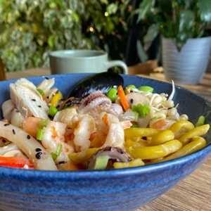 Фото товара 'УДОН В КОКОСОВОМ БУЛЬОНЕ С МОРЕПРОДУКТАМИ'