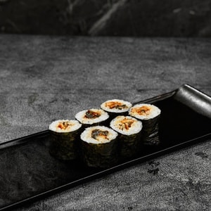 Фото товара 'Мини роллы с угрем'