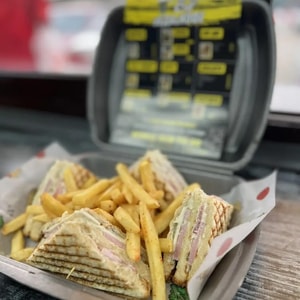 Фото товара 'Клаб сэндвич с ветчиной'