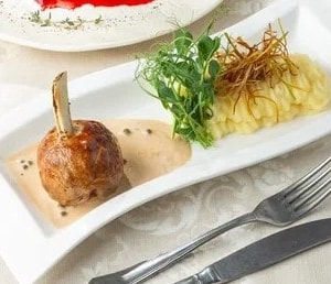 Фото товара 'Котлета из баранины с картофельным пюре'