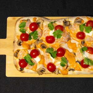 Фото товара 'Римская пицца Том ям с креветками'