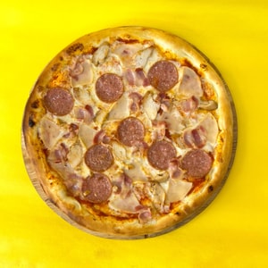 Фото товара 'Пицца Мясная (белый соус)'