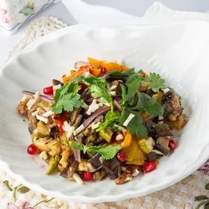 Фото товара 'Салат из запеченных овощей овощами'