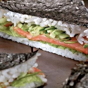 Фото товара 'Суши-сэндвич с курицей'