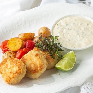 Фото товара 'Котлеты из щуки с соусом тартар'