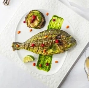 Фото товара 'Дорадо на гриле с соусом песто и овощами гриль'