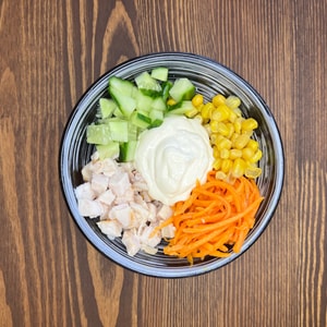 Фото товара 'С копченой куриной грудкой, корейской морковкой'