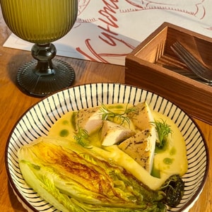 Фото товара 'Куринная грудка с запеченной пекинской капустой'