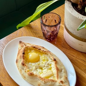 Фото товара 'Хачапури по-Аджарски'