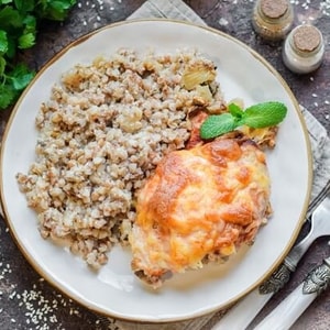 Фото товара 'Гречка с курочкой в сливочном соусе'